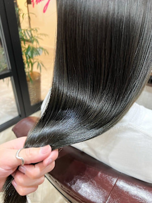 ミディアムレイヤーカット艶髪/美髪スタイル/ミルクチョコ