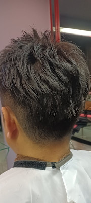 ツーブロック刈り上げ、白髪暈し