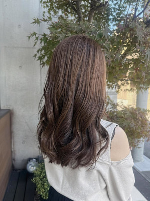 透明感が続く大人のモカブラウン
