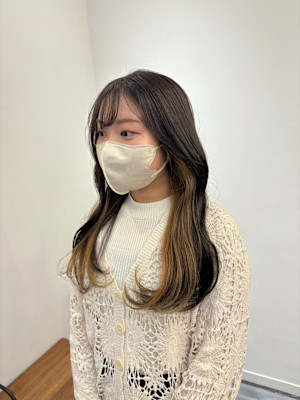 インナーカラー　ブリーチ　オリーブベージュ　ベージュカラー