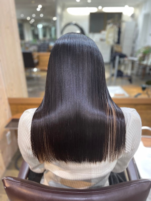 綺麗な艶髪スタイル　美髪ロングレイヤー　縮毛矯正