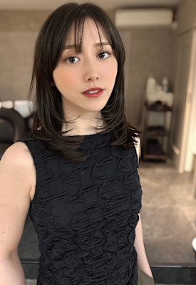 大人美髪ミディアムレイヤー