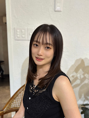 綺麗な艶髪スタイル　美髪ロングレイヤー　縮毛矯正