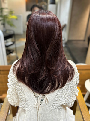 綺麗な艶髪スタイル　美髪ロングレイヤー　透明感カラー