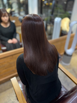 綺麗な艶髪スタイル　美髪ロングレイヤー　縮毛矯正