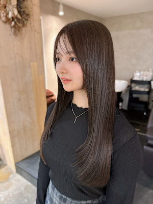 綺麗な艶髪スタイル　美髪ロングレイヤー　縮毛矯正