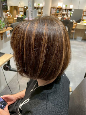 ボブ×デザインカラー×白髪ぼかし