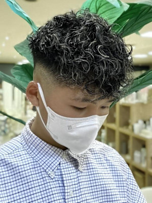 メンズパーマ波巻きツイストスパイラル刈り上げセンターパート