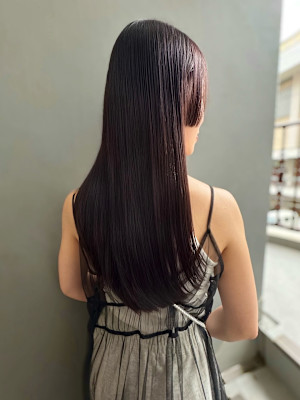 綺麗な艶髪スタイル　美髪ロングレイヤー　縮毛矯正