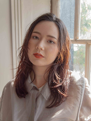 ラフなセミロングスタイル