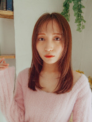 ミディアムレイヤースタイル