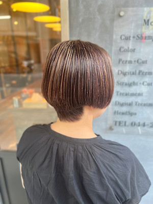 【立体感】表面ハイライト×丸みショートボブ