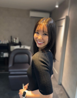 綺麗な艶髪スタイル　美髪レイヤー　縮毛矯正