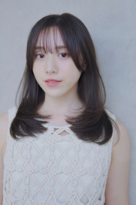 綺麗な艶髪スタイル　ミディアムレイヤー