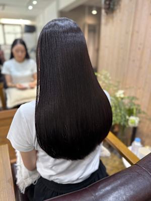 綺麗な艶髪スタイル　美髪ロングレイヤー　縮毛矯正