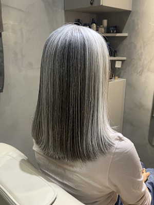 グレイヘア　ストレート　髪質改善　縮毛矯正　白髪