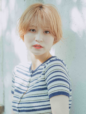 ハイトーンショートボブ