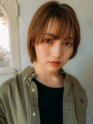ナチュラル切りっぱなしボブ