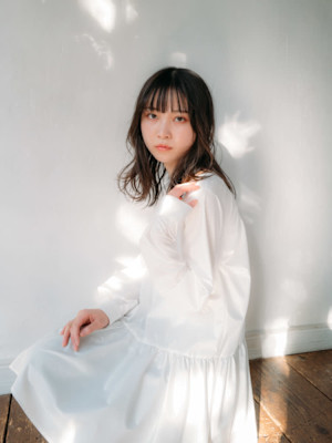 フェミニンセミロングスタイル