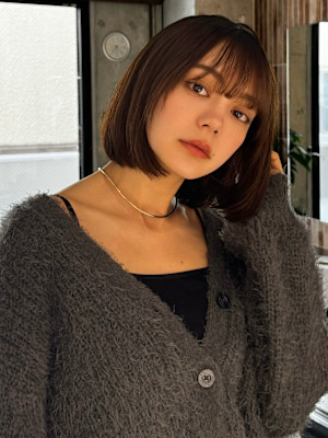 ココアベージュ/小顔に見せるヘア/黒髪カタログ/オリーブグレ