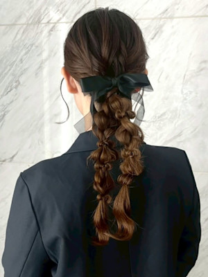 ヘアセット 結婚式アレンジ ローポニー 編み込み リボン