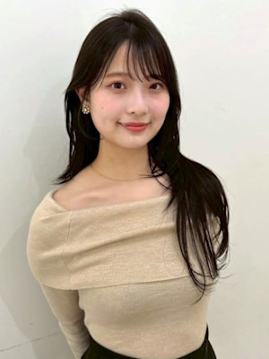 顔周りレイヤー 20代 30代 ロングヘア 韓国風 暗髪