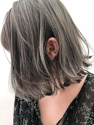 コントラストハイライト/ミディアムボブ