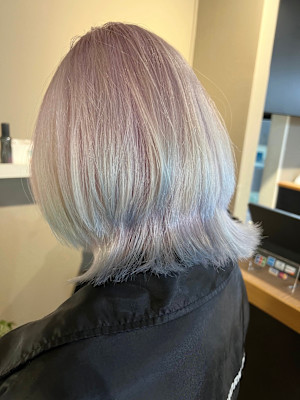 派手髪・ハイトーンカラー・デザインカラー・ブリーチ専門美容室