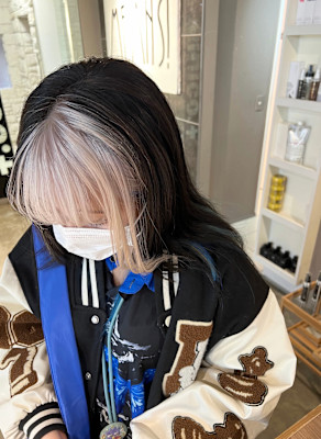 派手髪・ハイトーンカラー・デザインカラー・ブリーチ専門美容室