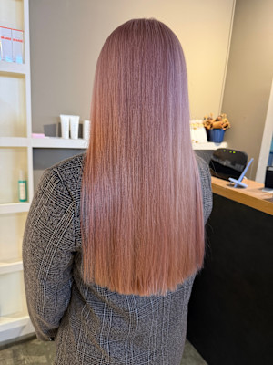 派手髪・ハイトーンカラー・デザインカラー・ブリーチ専門美容室