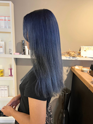 派手髪・ハイトーンカラー・デザインカラー・ブリーチ専門美容室