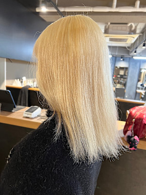 派手髪・ハイトーンカラー・デザインカラー・ブリーチ専門美容室