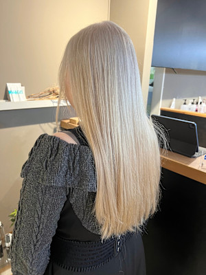 派手髪・ハイトーンカラー・デザインカラー・ブリーチ専門美容室