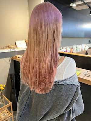 派手髪・ハイトーンカラー・デザインカラー・ブリーチ専門美容室