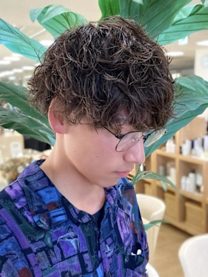 メンズパーマ波巻きツイストスパイラル刈り上げセンターパート