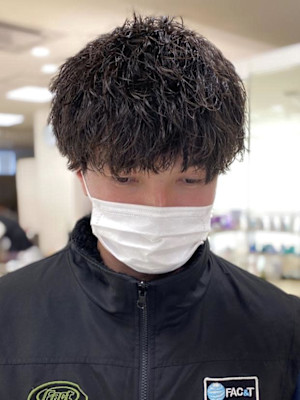 メンズパーマ波巻きツイストスパイラル刈り上げセンターパート