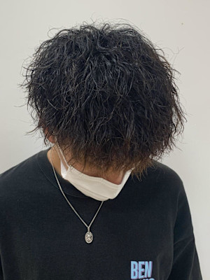 メンズパーマ波巻きツイストスパイラル刈り上げセンターパート