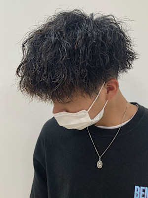 メンズパーマ波巻きツイストスパイラル刈り上げセンターパート