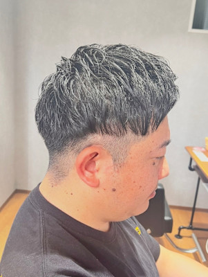 質感重視のショート刈り上げスタイ