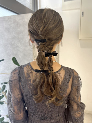Nanaka/ツイン編みおろし/結婚式お呼ばれヘアアレンジ