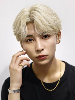 ブロンドセンターパート