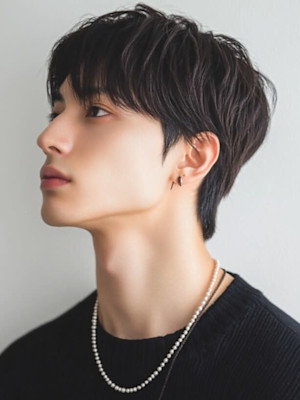 韓国風マッシュ ニュアンスパーマ センターパート ウルフ