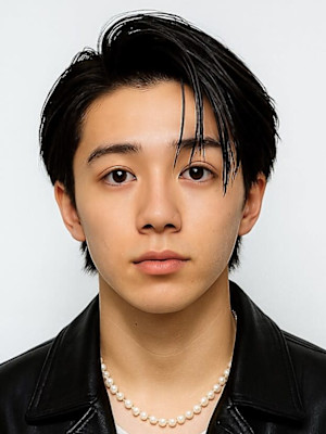 メンズショート 眉毛カット 韓国ヘア ツーブロック 束感