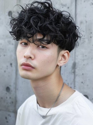 波巻きパーマ 刈り上げ マッシュパーマ 韓国ヘア 20代