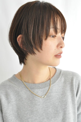 ショートレイヤー／束感ショート／耳掛けショート／大人ショート