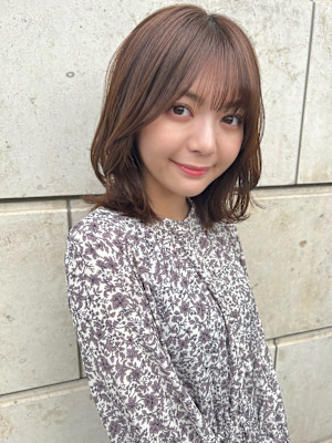 ミディアムレイヤー／外ハネミディ／ニュアンスミディ