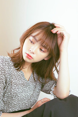 大人レイヤー/くびれレイヤースタイル/顔まわりレイヤー