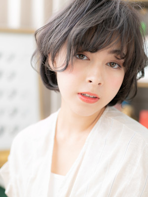 くせ毛風ラベンダーカラー抜け感小顔ミニボブ　ブルーブラウン