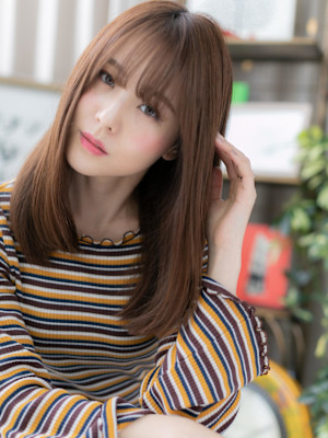 シースルーバング外国人風ピンクブラウン　チャコールグレー