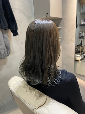 グレージュ　ミディアム　ゆる巻き